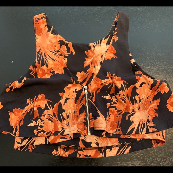 LuLu’s crop blouse M navy print zip back - Picture 8 of 9